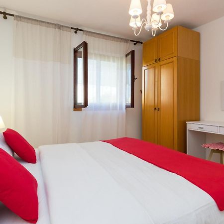 Apartments With A Parking Space Kastel Stafilic, Kastela - 16086 Δωμάτιο φωτογραφία