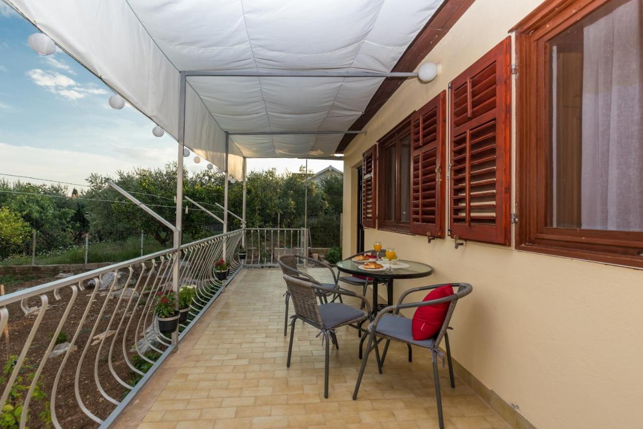 Apartments With A Parking Space Kastel Stafilic, Kastela - 16086 Εξωτερικό φωτογραφία